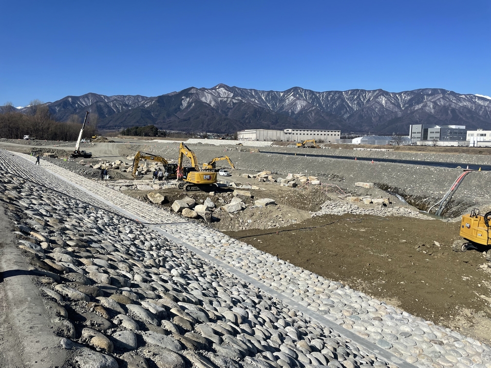 上新護岸災害復旧工事　その1